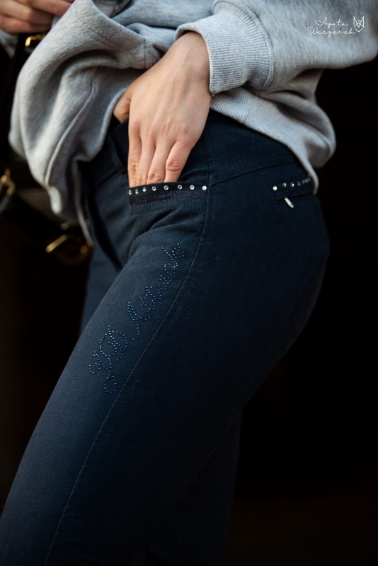 Full silicone seat on the Crystal women's breeches
