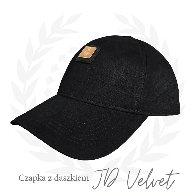 Metalowe logo JD ATTACK na welurowej czapce z daszkiem Velvet