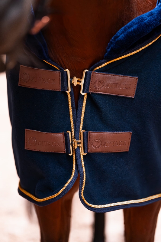 Faux fur collar of the Pro Comfort double fleece rug