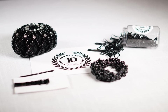 Zestaw do włosów Black Pearl z wypełniaczem do koka, ujęcie 2