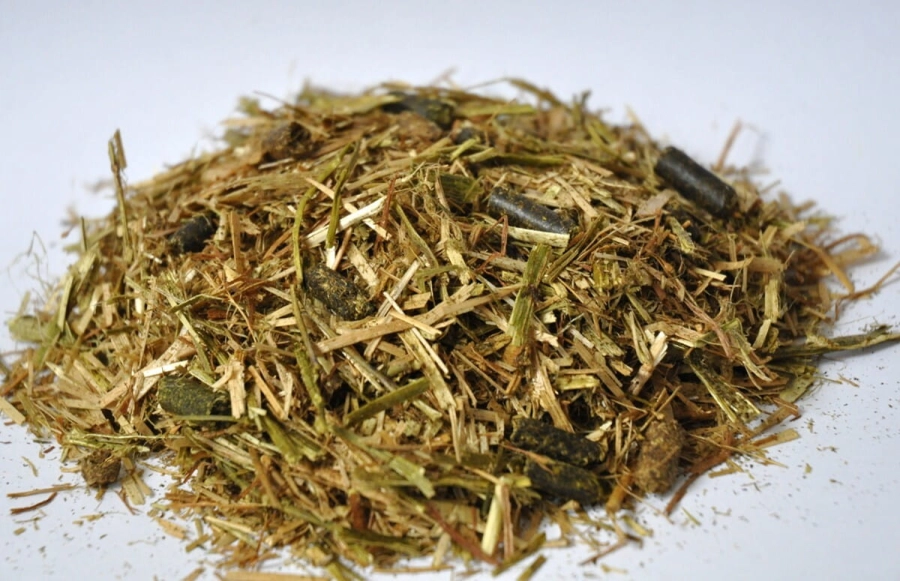 Sieczka Dengie Hi-Fi Molasses Free 20 kg, niskokaloryczna z miętą i kozieradką, ujęcie 2
