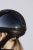 Kask jeździecki Moonlight z bliska: kryształki na czarnej skorupie