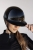 Kask jeździecki Shadowlight JD Attack w błyszczącej czerni na głowie amazonki